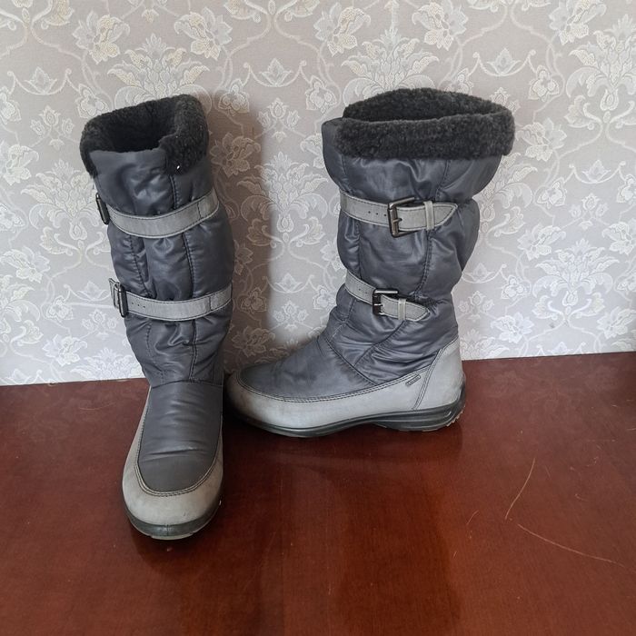 Продам зимние сапоги