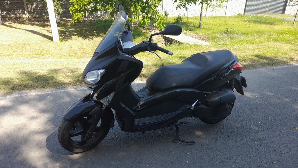 Yamaha x-max 250