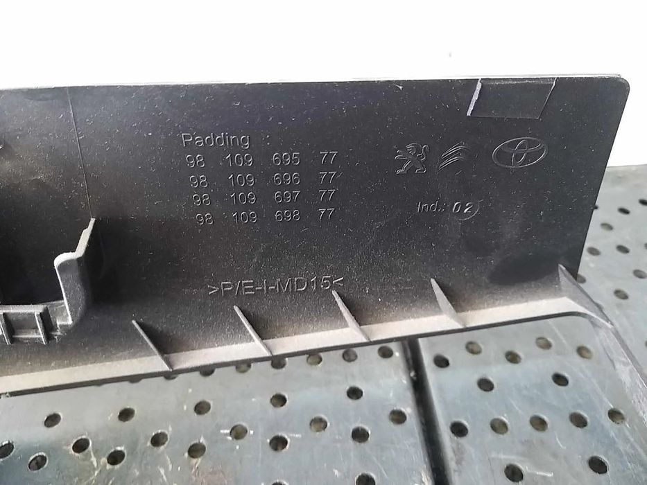 Capac coloana directie opel vivaro c 9810969577