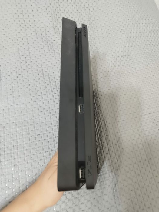 Продам PS4  плейстейшн