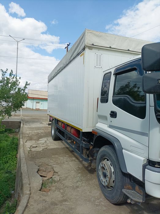 Isuzu 10 tonnalik sotiladi