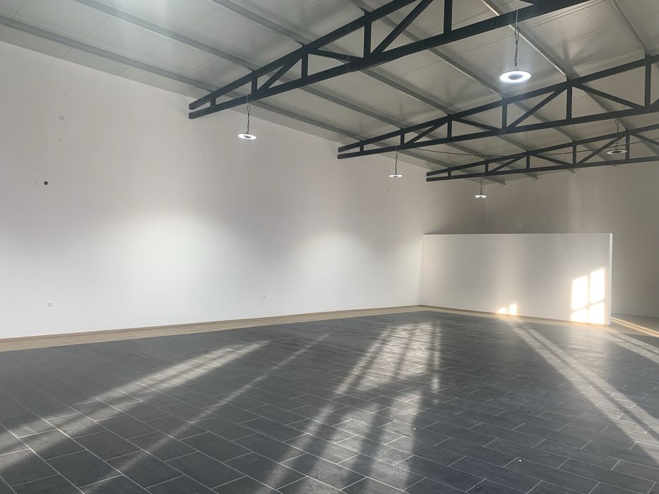 DE ÎNCHIRIAT spatiu comercial Alesd zona centrala