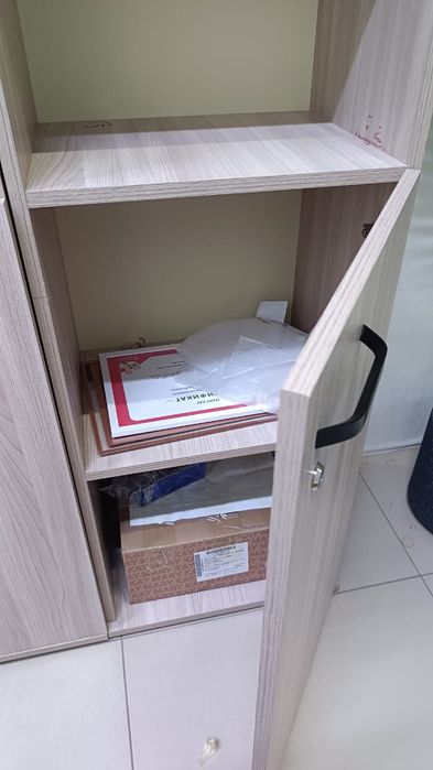 Продам шкаф пенал