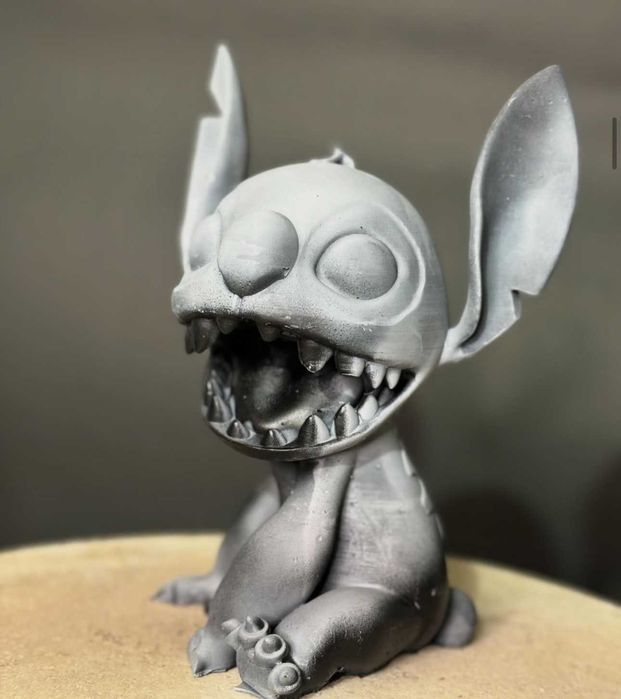 Статуя " Стич " - Един от любимите ни герои!