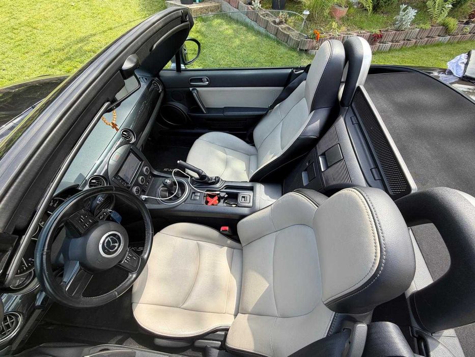 Masina Mazda MX5