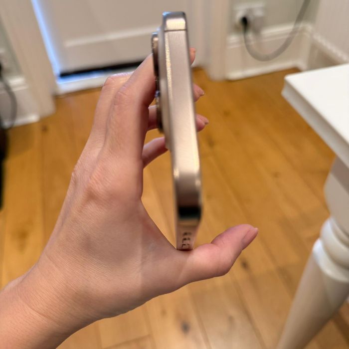 Vand iPhone 16 pro max 256.