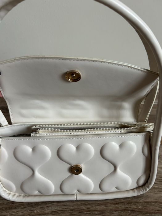 Дамска чанта със сърца