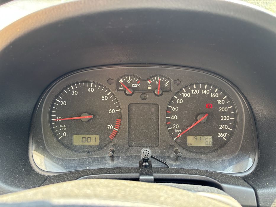 VW Bora 1.6 16V 77 kw.