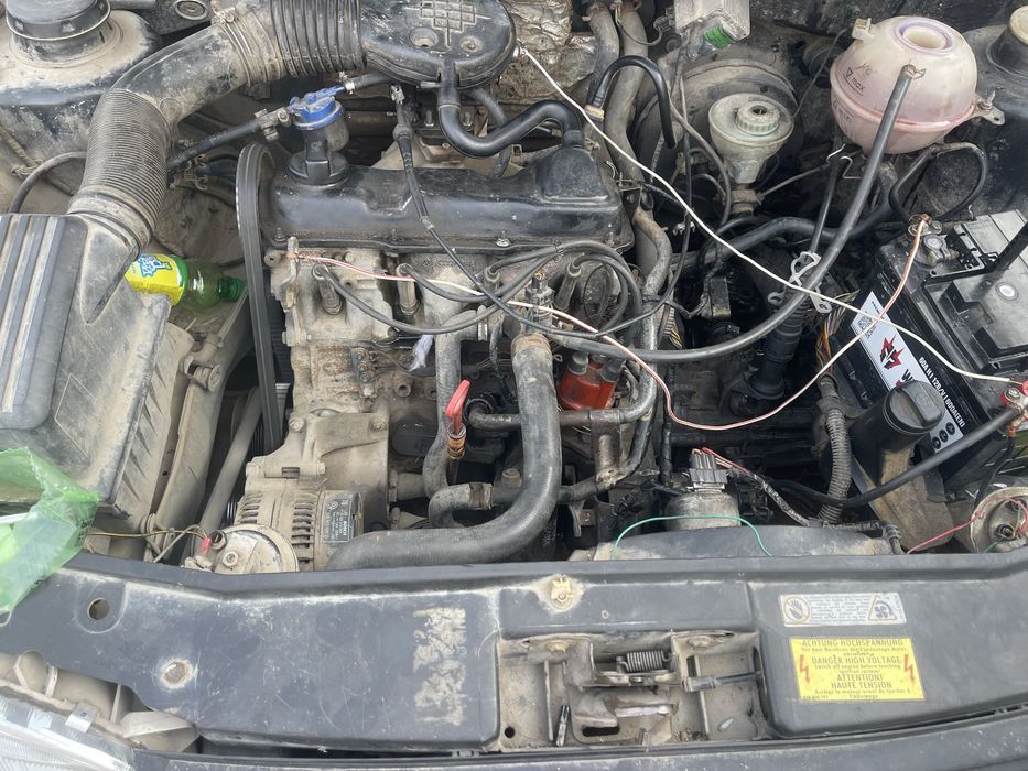 Продам двигатель гольф 3 1.8 обем в хорошем состояние