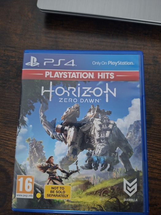 Vând ps4 cu joc si maneta