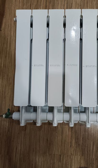 Продам радиатор отопления в отличном состоянии 5секций.