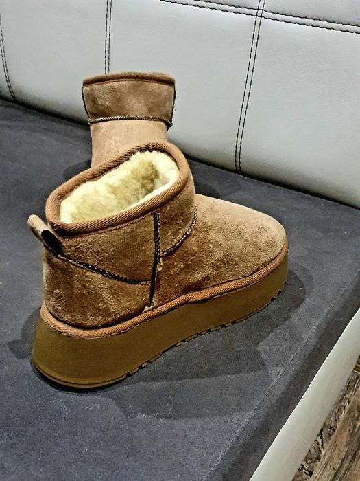 Дамски велурени ботушки