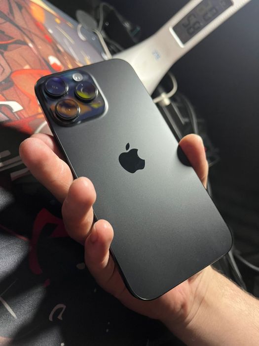 Продам 16 про мах