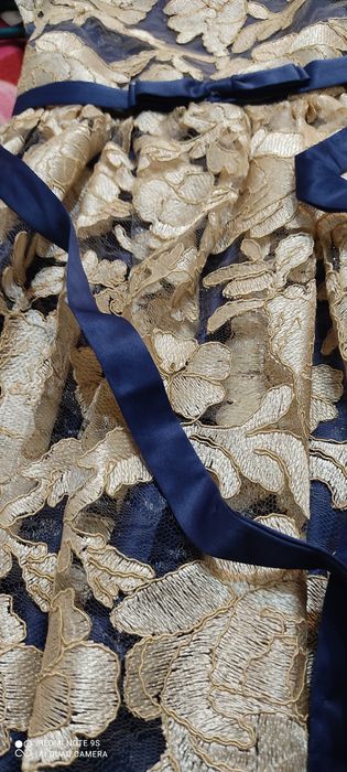 Продам очень красивое платье на девочку