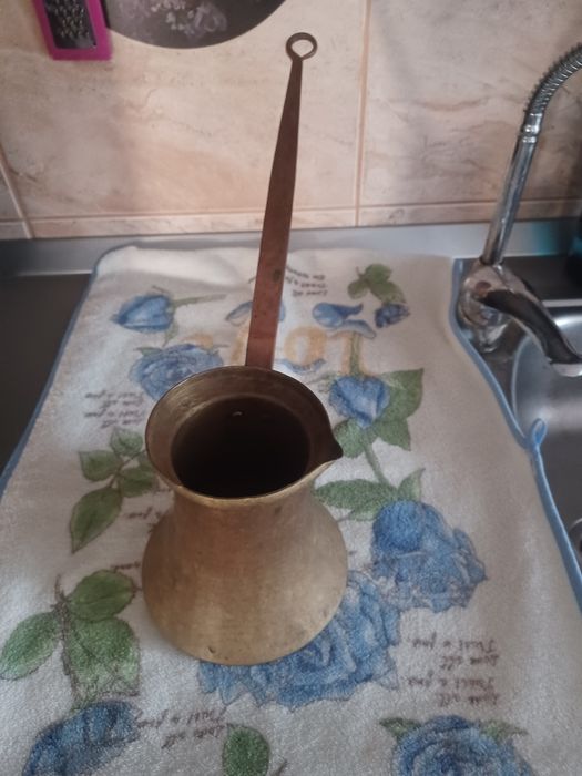 Ibric pentru cafea confecționat artizanal.