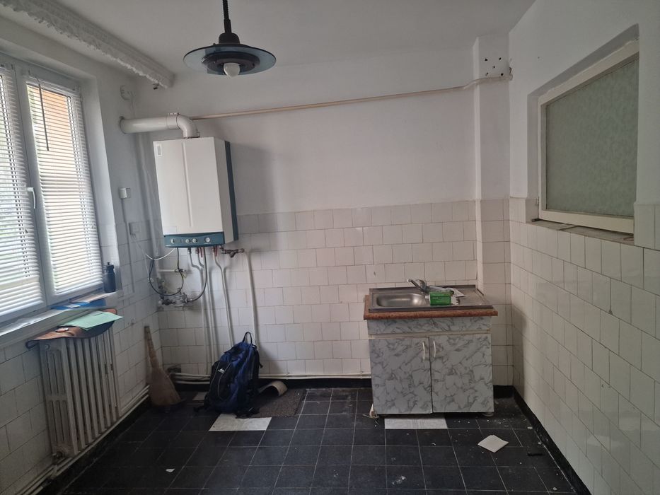 Ap 3 cam,80mp,balcon ,luminos,centrala termopane termoizolat