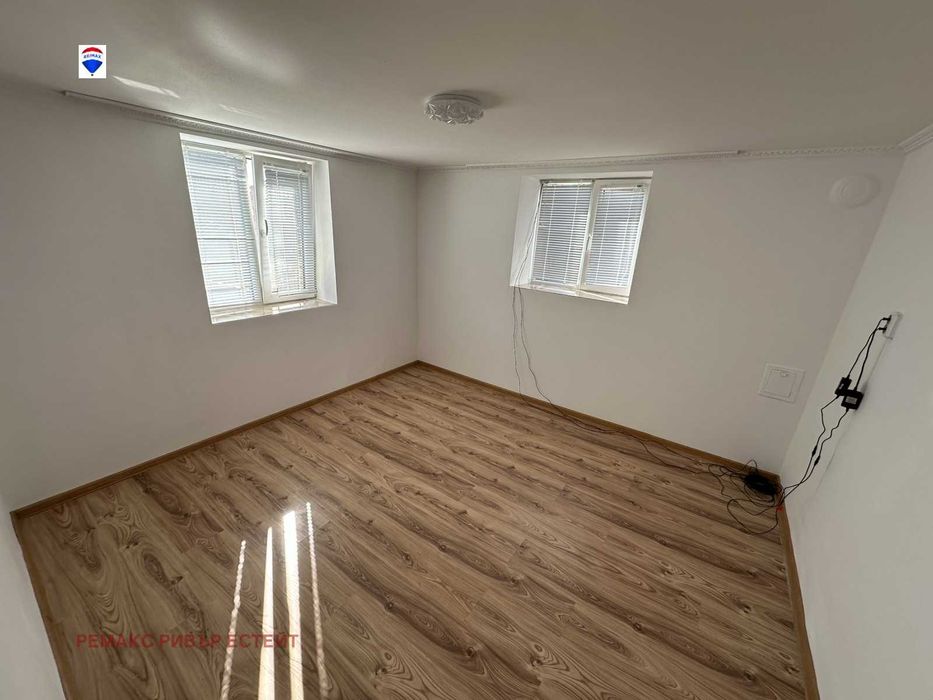 Къща на два етажа за продажба гр. Две могили