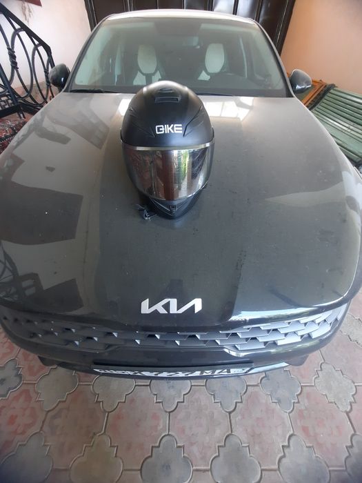 Kaska sotiladi motosiklda kiyish uchun