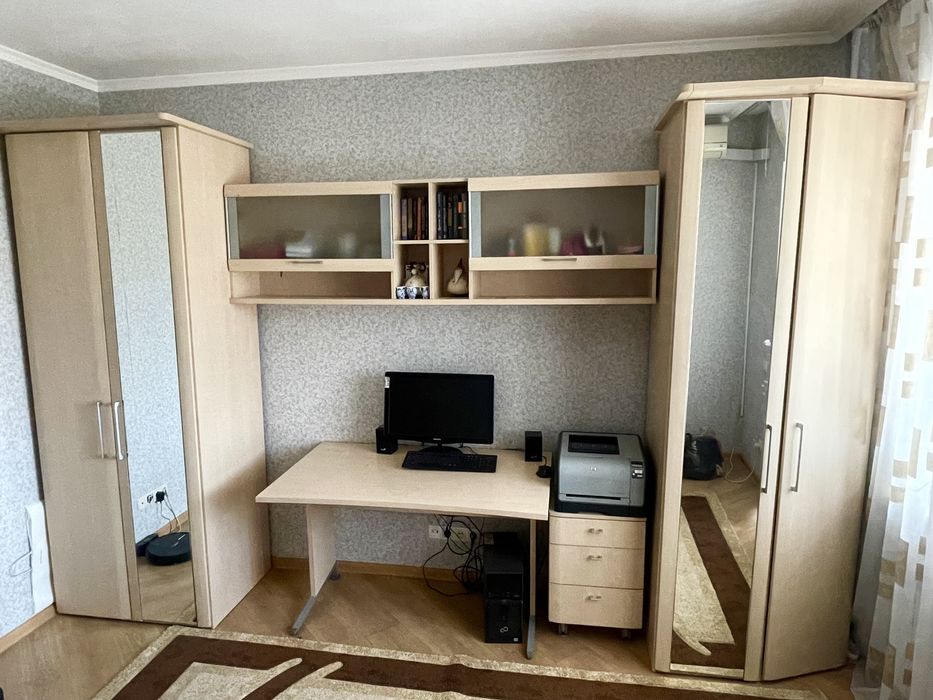 Продам спальный гарнитур