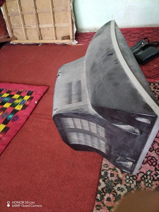 Televizor sotiladi ishlab turibdi  arzon narxlarda