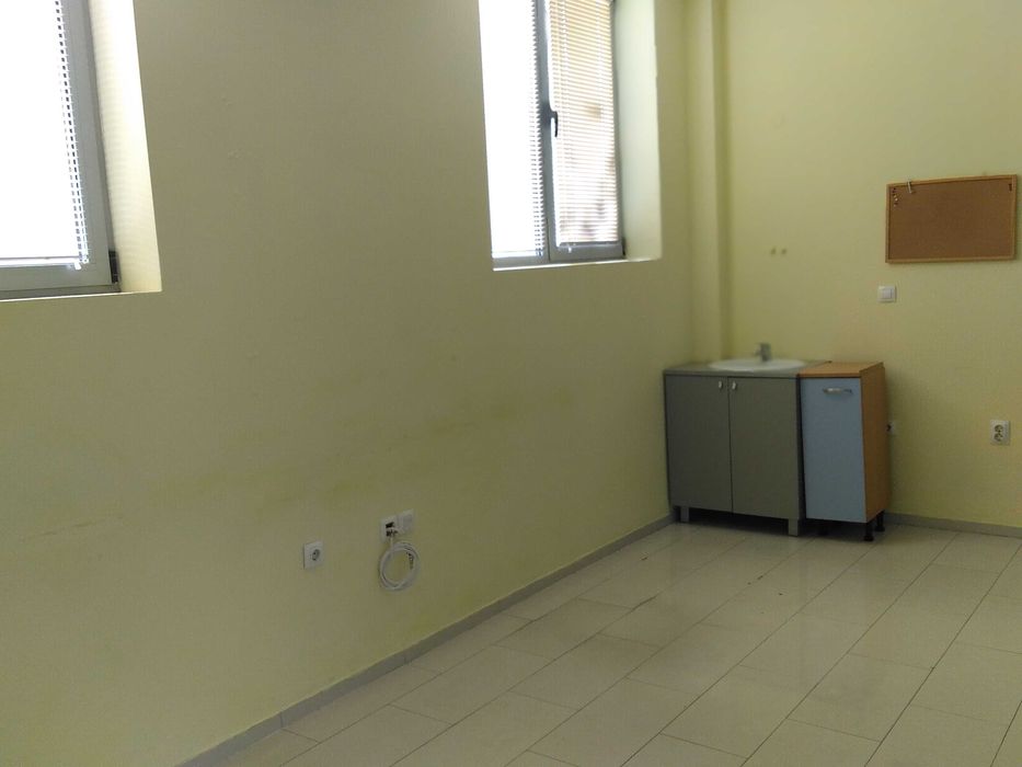 Дава се под наем Офис в Пловдив, Беломорски - 20 кв.м за 112.2 € - Снимка #1