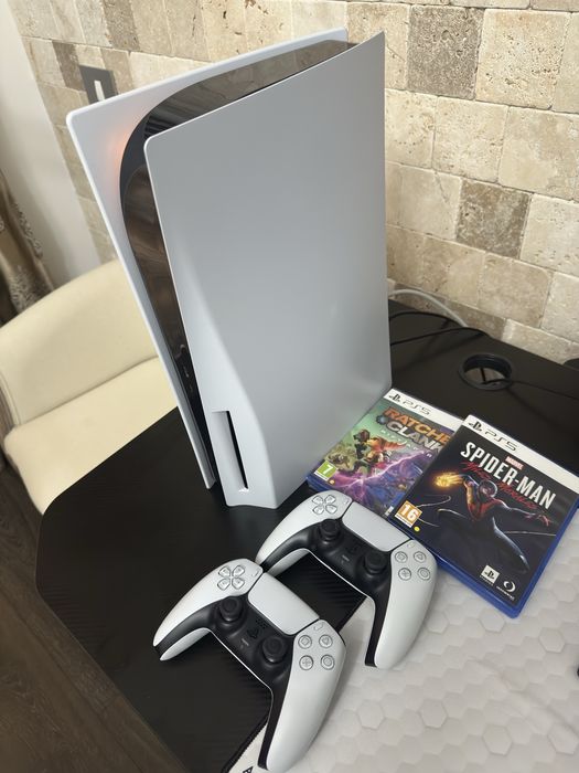 Playstation 5 varianta cu disc