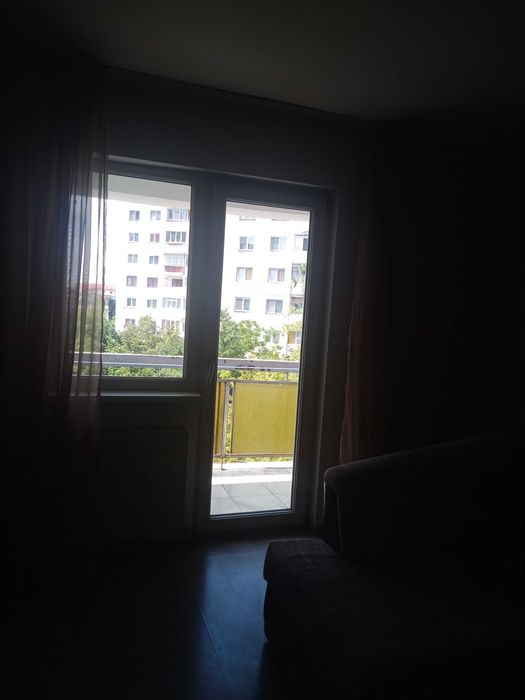 Închiriez apartament
