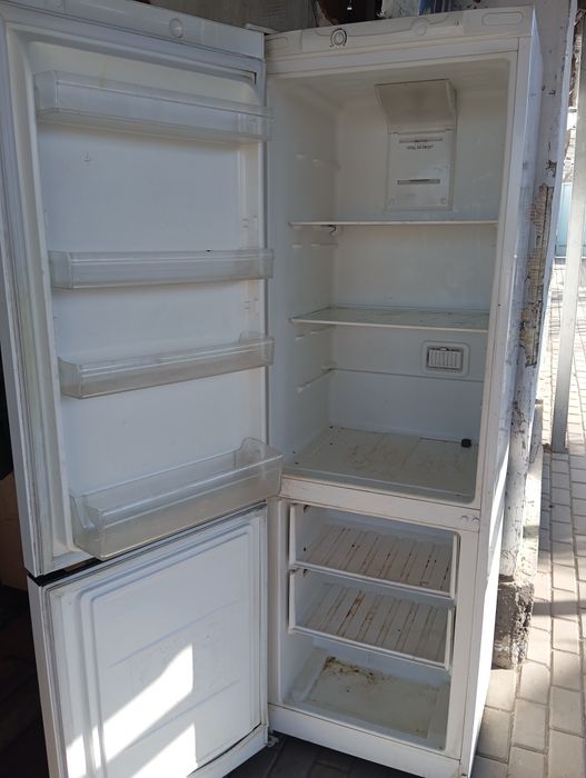 Продам холодильник