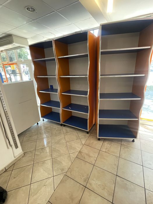Vand  mobilier magazin