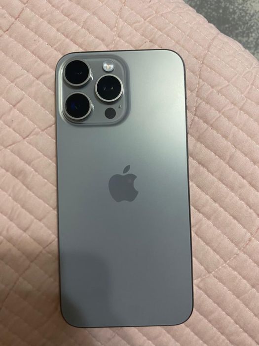 Продам айфон 15 про макс