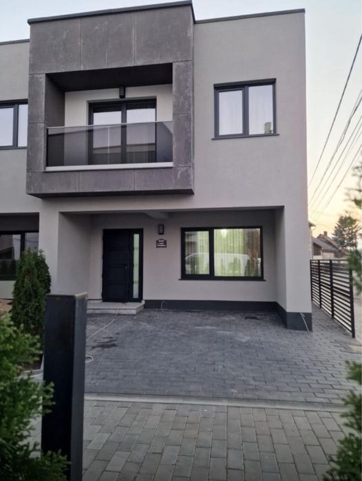 Casa tip duplex zona centrala cu chirias!!