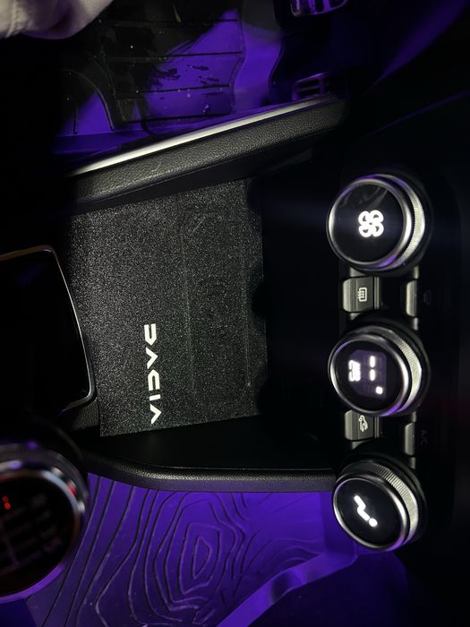 Suport Telefon cu Încărcare Wireless 20W – Dacia Duster 2 (dedicat)