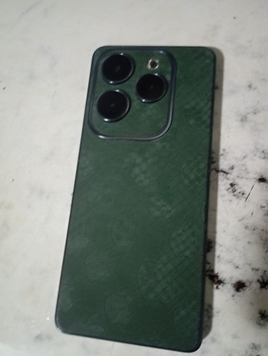 Infinix hot 40 pro 256talik