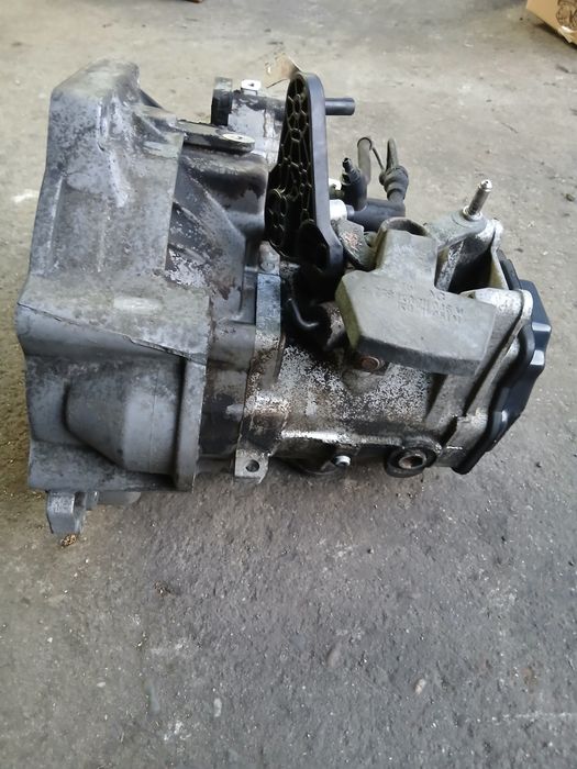 Cutie Viteze 1.9 TDI 105 cp 5+1 trepte Passat Golf 5 6 Turan Caddy A3