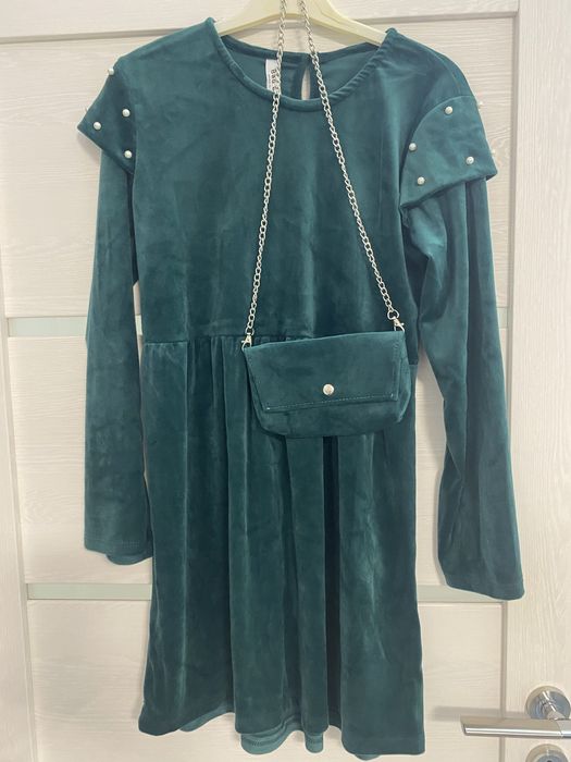 Vand rochie fetite noua cu eticheta