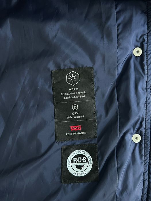 Geaca Levi’s cu glugă detașabilă