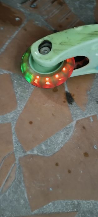 Срочно продам детский самокатик!