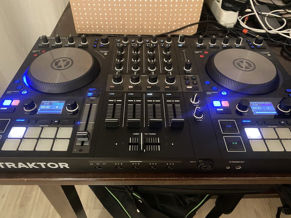 Native Instuments Traktor s4 mk3