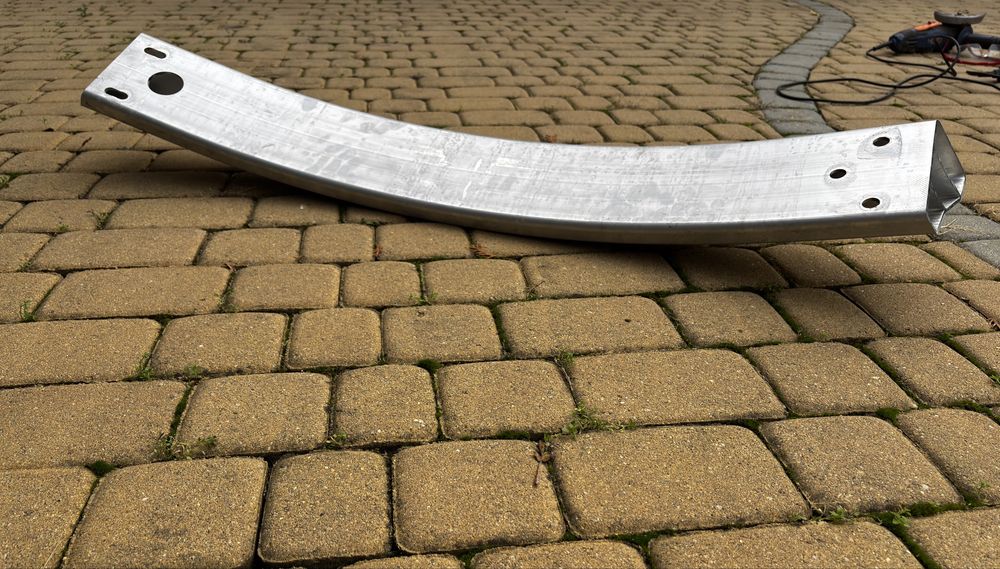 Bara de ranforsare spate // Tesla