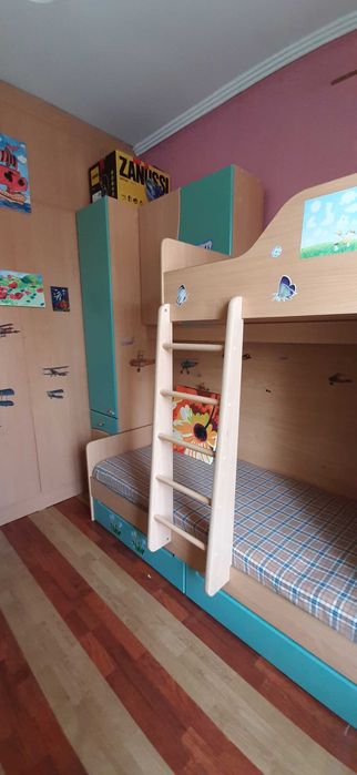 Двухъярусная кровать.