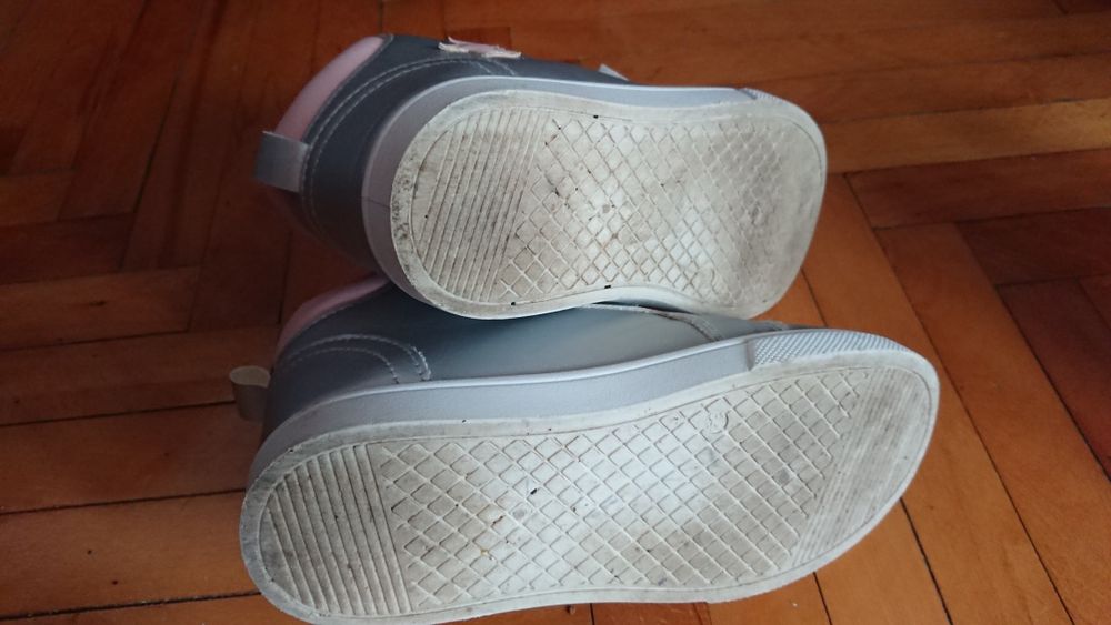 2 perechi încălțăminte, ghetuțe fetite , 33 si 34, curier inclus