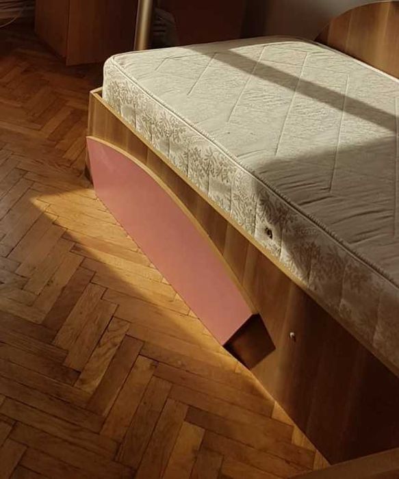 Vând Pat junior/fetiță 90x200 cm cu saltea + ladă depozitare