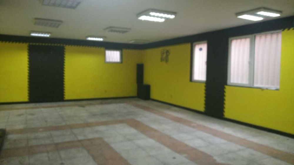 Помещение под наем в жк Света Троица за спортна зала