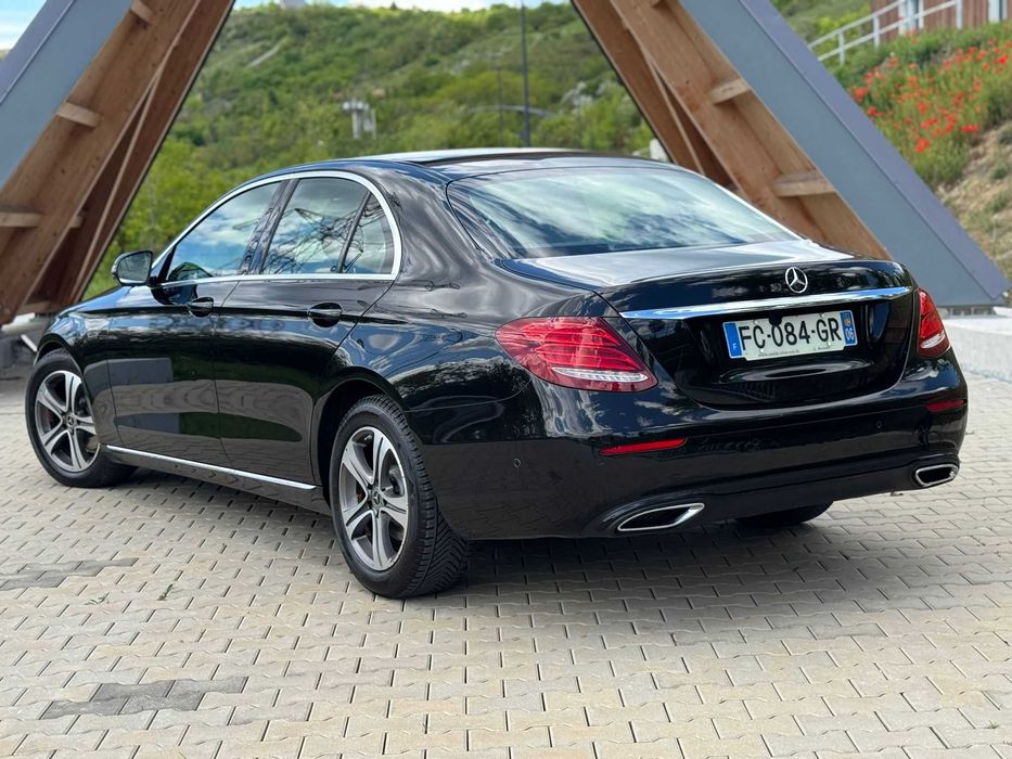 Mercedes Benz E220