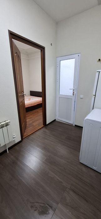 Квартира бор. Катта йул юзида.