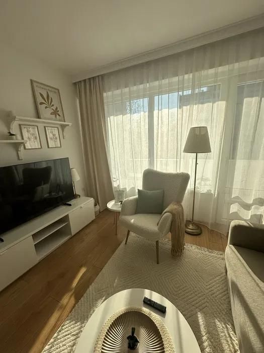 Дава се под наем Двустаен апартамент в Варна, Чайка - 65 кв.м за 623.22 € - Снимка #2