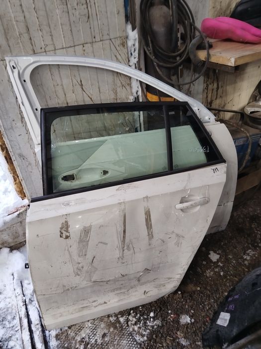 Дверь на рапид skoda rapid универсал