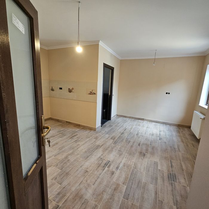 Vand casa in Santion