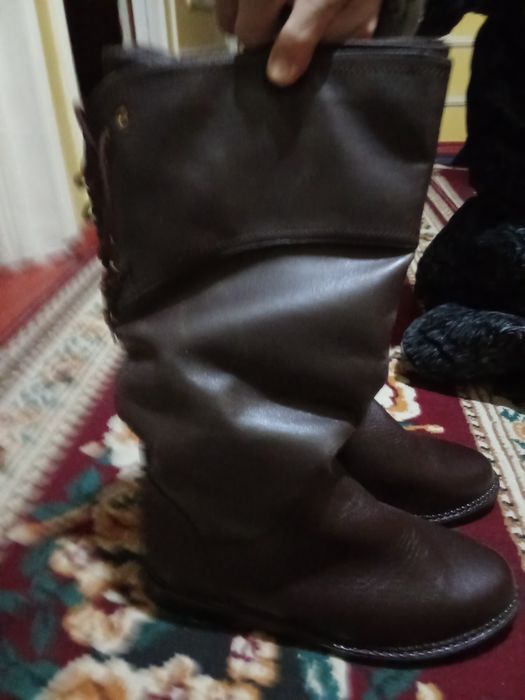 Ayollar etigi. Avstriyadan keltirilgan.