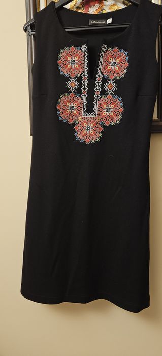 Рокля със шевица